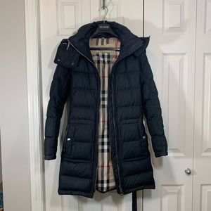 Burberry Long Quilted Down Coat in Navy Size Small